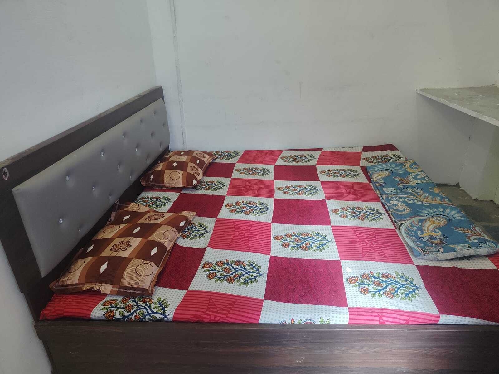 Basic Double Room | Free WiFi, bed sheets