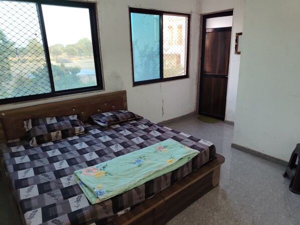 Deluxe Double Room | Free WiFi - Khatu Shyam Niwas (Danta Ramgarh)