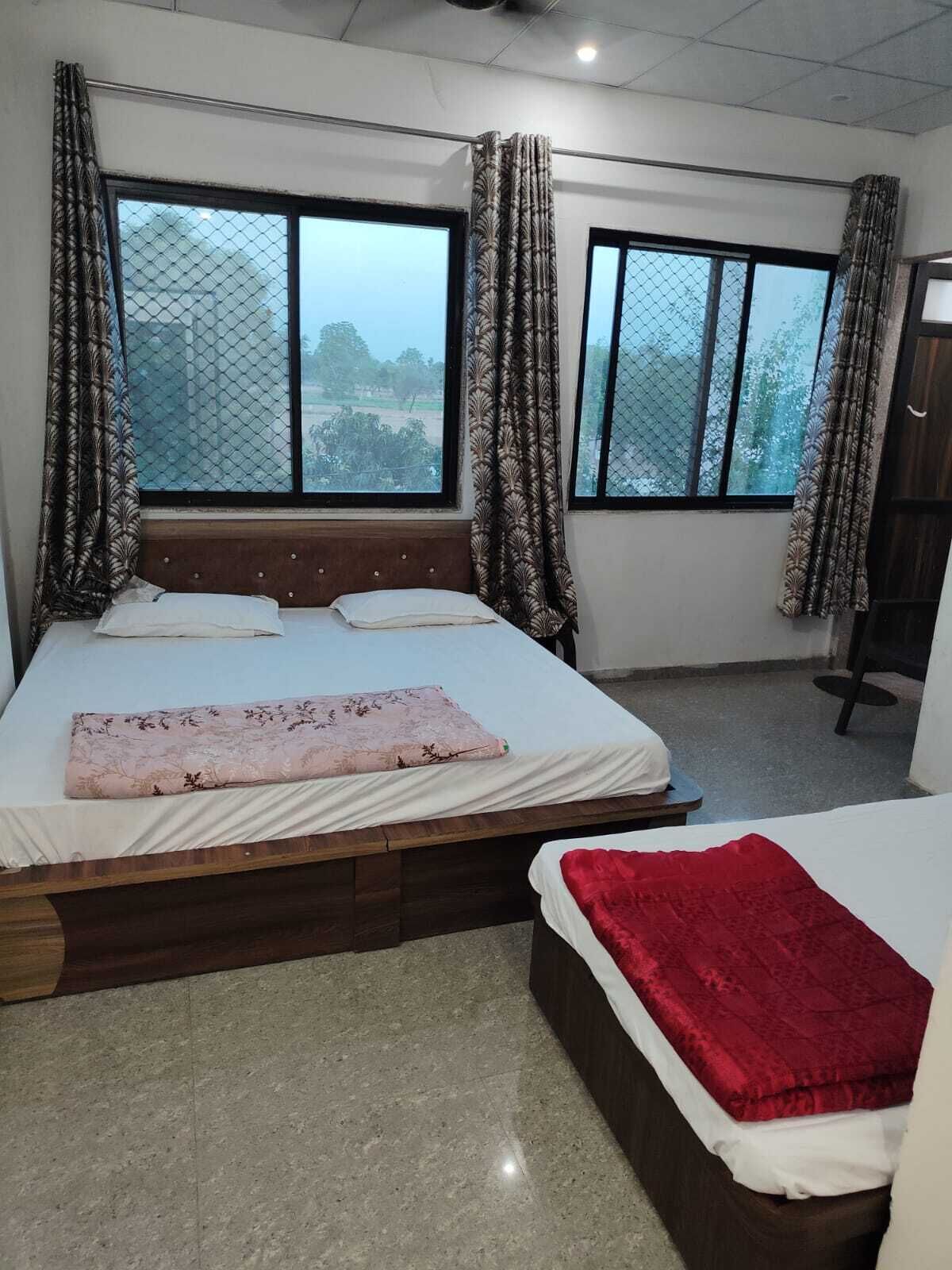 Deluxe Triple Room | Free WiFi, bed sheets
