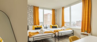 Bright & Bold with NYC Views, Sleep 13, Park 2 cars FREE, 3BR, 3Bath