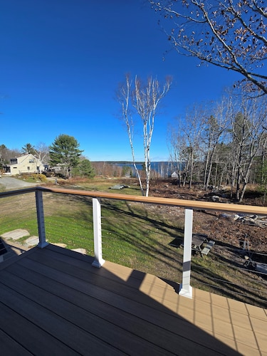 Round Pond Maine - Charming apartment for 4 with AC, WiFi and ocean view.