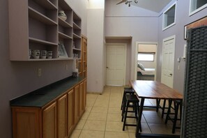 Dining - The Blue Crane Lodge is a beautiful 3-bdr house in the magical Mimbres Valley (Mimbres)