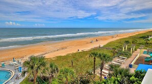 Beach - Charming 2-bedroom condo in wonderful Ormond Beach with pool, WiFi, Smart TVs (Ormond Beach)