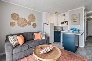 Smart TV - Life's a Beach | Heated Pool | Walk to Beach (Galveston)