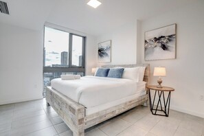 1 bedroom, iron/ironing board, WiFi - Chic 1 Bedroom Condo with City View (Miami)