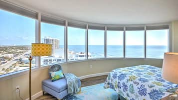 2 quartos, ferros/tábuas de passar roupa, acesso à internet