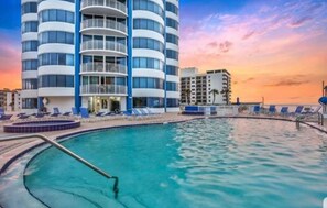 Pool - Direct Oceanfront 3 Bedroom 2 Bath Panoramic View (Daytona Beach Shores)