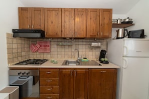 Refrigerador, horno, placa de cocina, lavavajillas