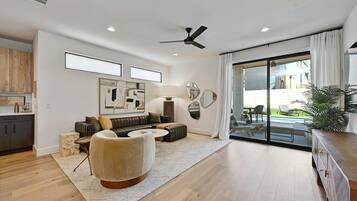 スマートテレビ、暖炉