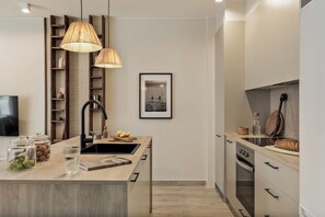 Refrigerador, horno, parrilla de estufa y lavavajillas 