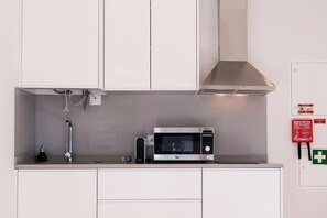 Fridge, microwave, stovetop