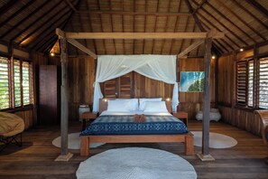 4 bedrooms, WiFi, bed sheets