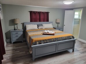 3 bedrooms, desk, iron/ironing board, free WiFi