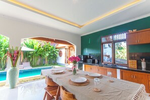 Outdoor dining - Maha ubud villa (Ubud)