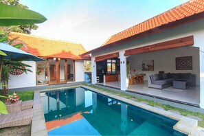 Front of property - Maha ubud villa (Ubud)