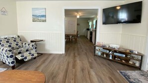 TV - 4 Miles to the Beach and Minutes to Sportsplex and Shopping. RV Hookup (Gulf Shores)