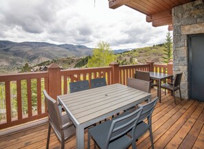 Luxury Condo, 4 Bedrooms, Mountain View | Terrace/patio
