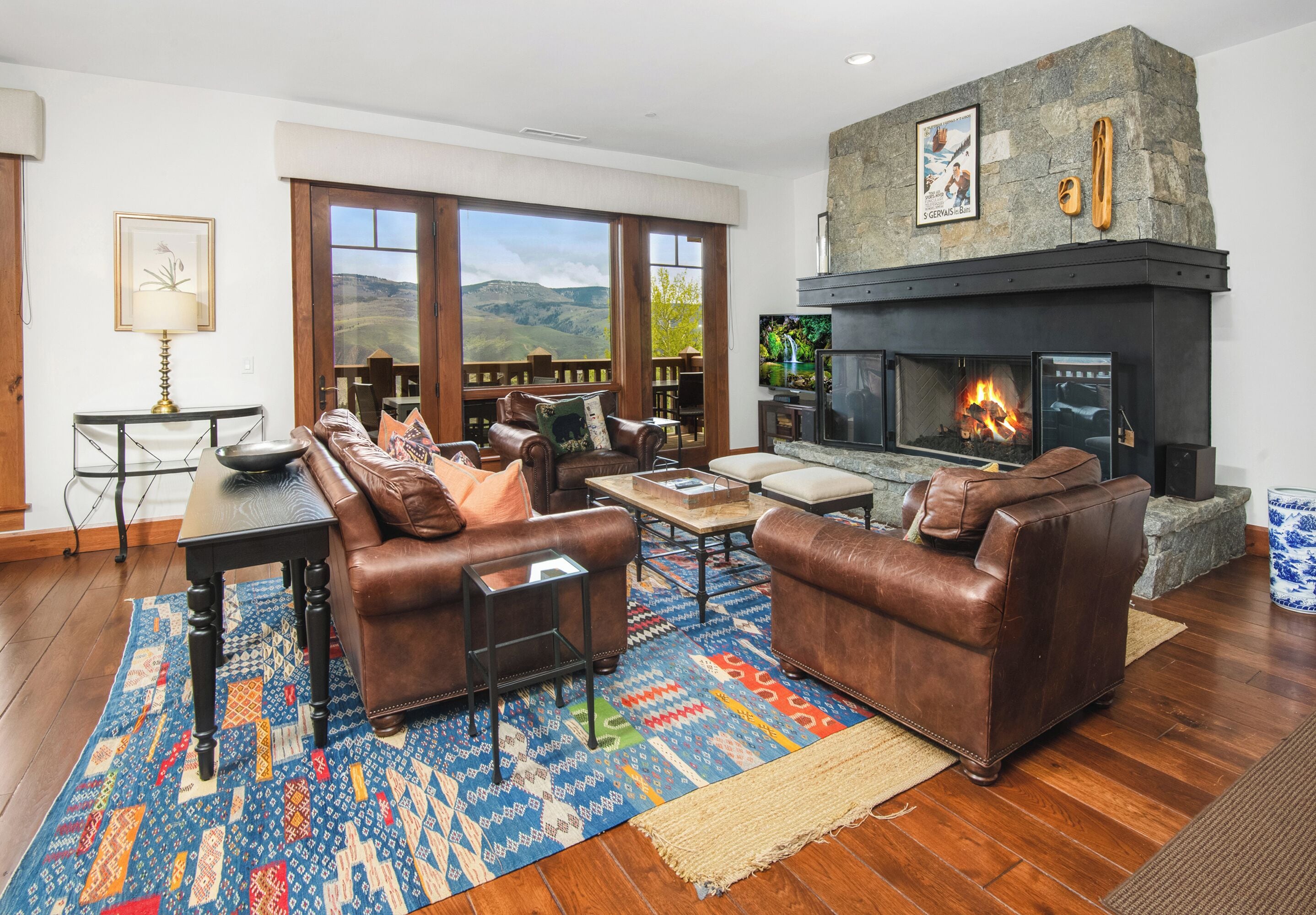 Luxury Condo, 4 Bedrooms, Mountain View