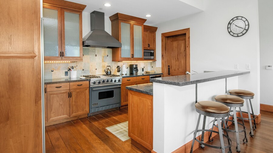 Hummingbird by Elevation Accommodations