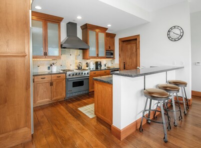 Hummingbird by Elevation Accommodations