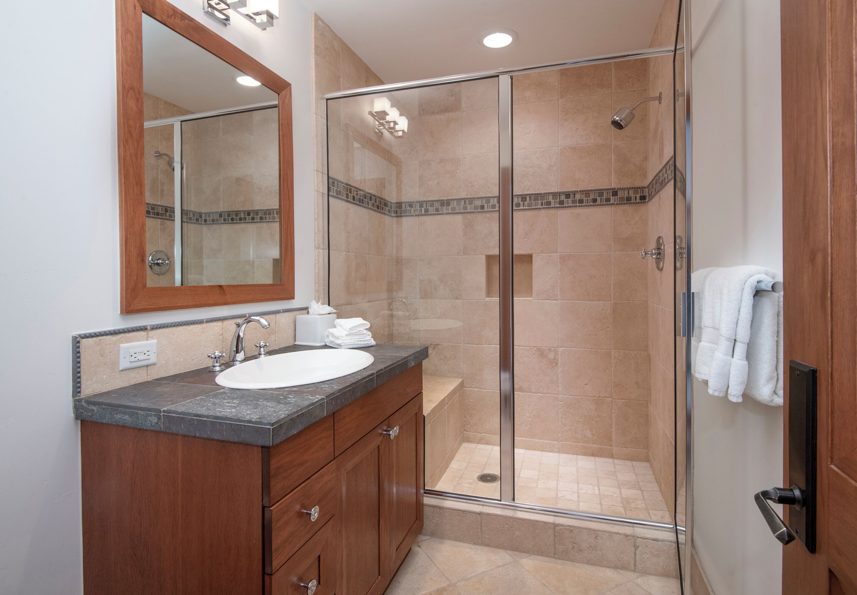 Luxury Condo, 4 Bedrooms, Mountain View | Bathroom