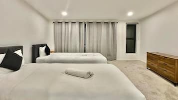 Family House, Balcony | 3 bedrooms, iron/ironing board, free WiFi