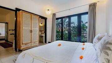 In-room safe, iron/ironing board, free WiFi