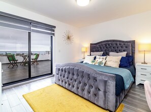 3 Schlafzimmer, Schreibtisch, Bügeleisen/Bügelbrett, Reisekinderbett