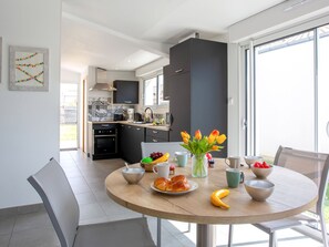 Dining - L'Effet Mer by Interhome (La Bernerie-en Retz)