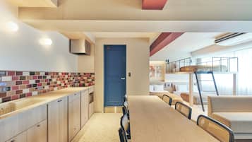 Superior Room | Private kitchen | Mini-fridge, microwave, cookware/dishes/utensils