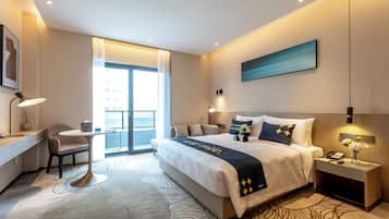 Luxury Double Room, 1 Queen Bed | 1 bedroom, in-room safe, blackout drapes, soundproofing