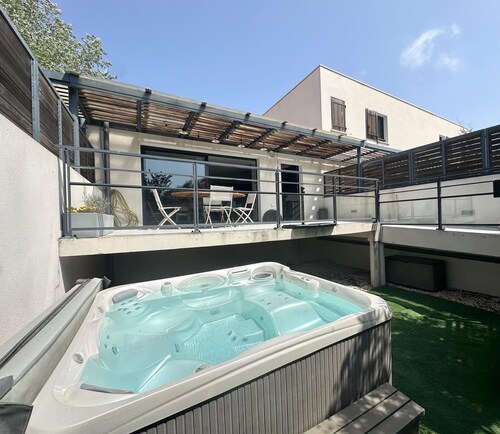 Cocooning villa with jacuzzi