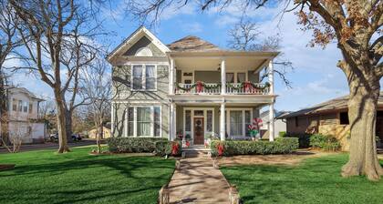 The Denton Street Holiday House, an 1893 Victorian in the Historic District