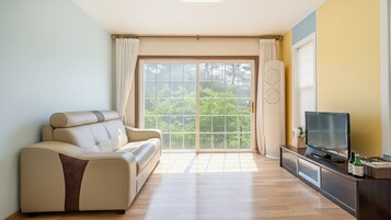 Basic Room, 1 Bedroom (Jasanhong (with Pet/BBQ)) | 1 bedroom, free WiFi