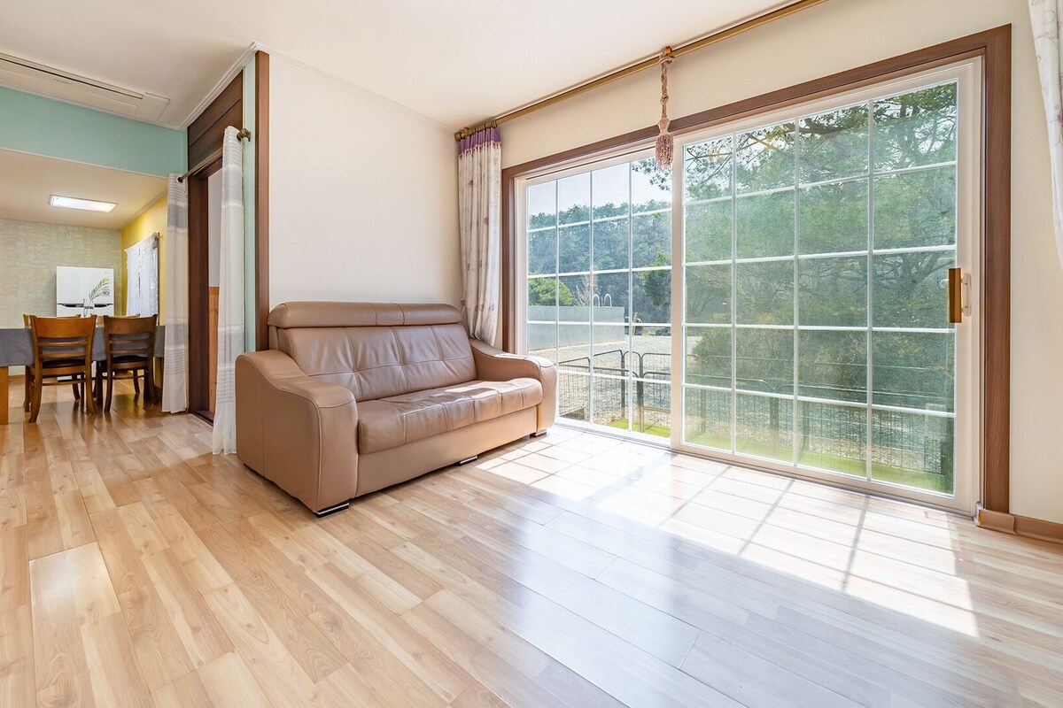 Basic Room, 2 Bedrooms (Neodobam Tree (with Pet/BBQ))