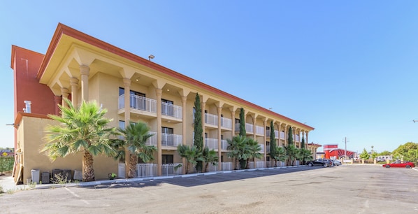 Exterior - The Prime Suites, Vallejo and Napa Valley (Vallejo)