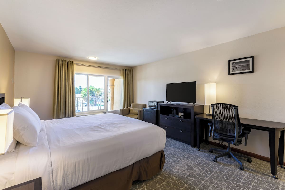 Standard Single Room, Balcony | 1 bedroom, desk, free WiFi