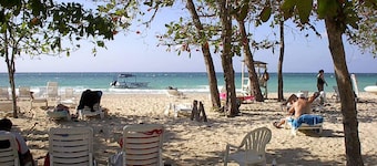 Small Apt on 7 Mile Beach at Negril Beach Club
