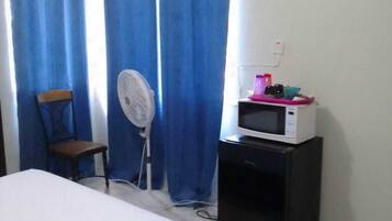 1 bedroom, in-room safe, desk, iron/ironing board