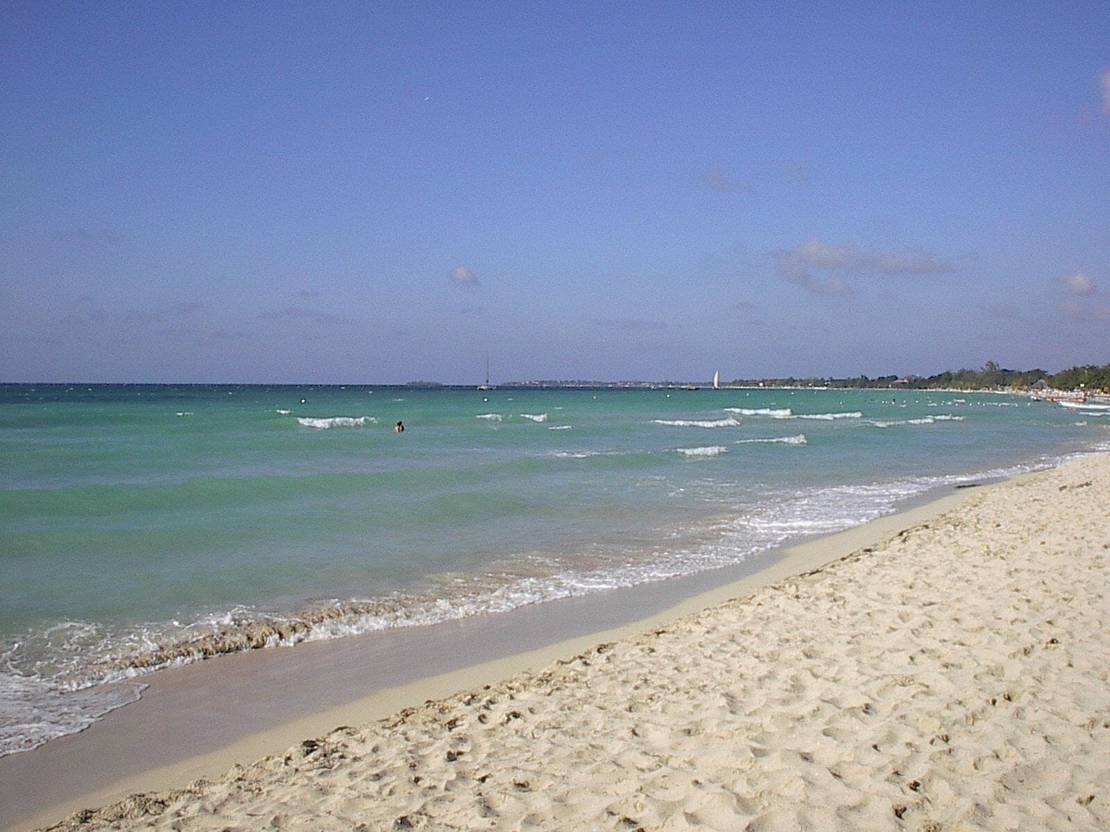 Beach nearby, sun-loungers