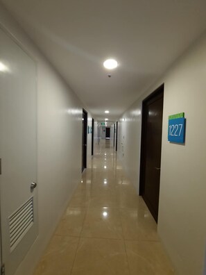 Interior - Studio-type condo in the heart of Banilad Cebu City w/ AC, WiFi and Pool Access (Cebu City)