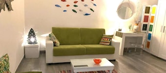 Iris Apartment is a cosy and modern retreat, perfectly designed for those seeking comfortable and functional accommodation in the heart of the city. Its central location, a short distance from the train station and only a fifteen-minute walk from La Conc
