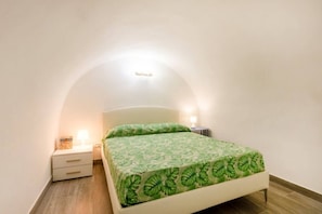 2 chambres, fer et planche à repasser, accès au Wi-Fi (inclus)