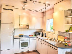 Microwave - Nice apartment for 4 people with WIFI, pool, TV and balcony (Magliasina)