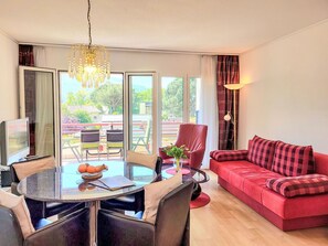 TV - Cosy apartment for 4 people with pool, WIFI, TV and balcony (Magliasina)