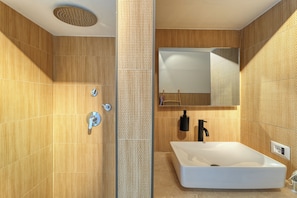 Dusche, Bidet, Handtücher