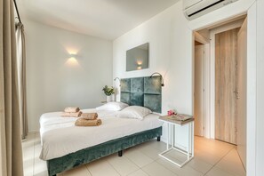 1 bedroom, free WiFi, bed sheets - Boutique Pool Apt. Balzi Rossi - Roma 5, Ventimiglia, Italy (Ventimiglia)