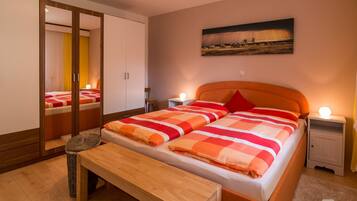 1 bedroom, iron/ironing board, free WiFi