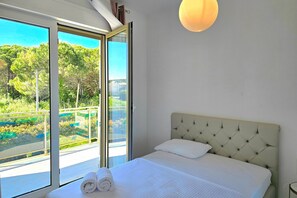 3 bedrooms, free WiFi, bed sheets