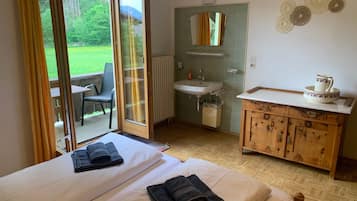 2 sovrum, strykjÀrn/strykbrÀda, gratis wi-fi och sÀngklÀder